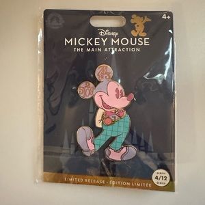 Mickey Mouse The Main Attraction Pin, Series 4 of 12 Disney's It's a Small World